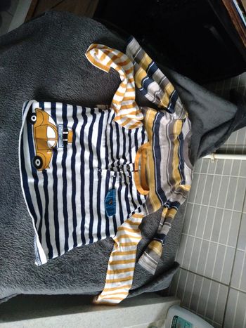 4 tee shirts 12 mois