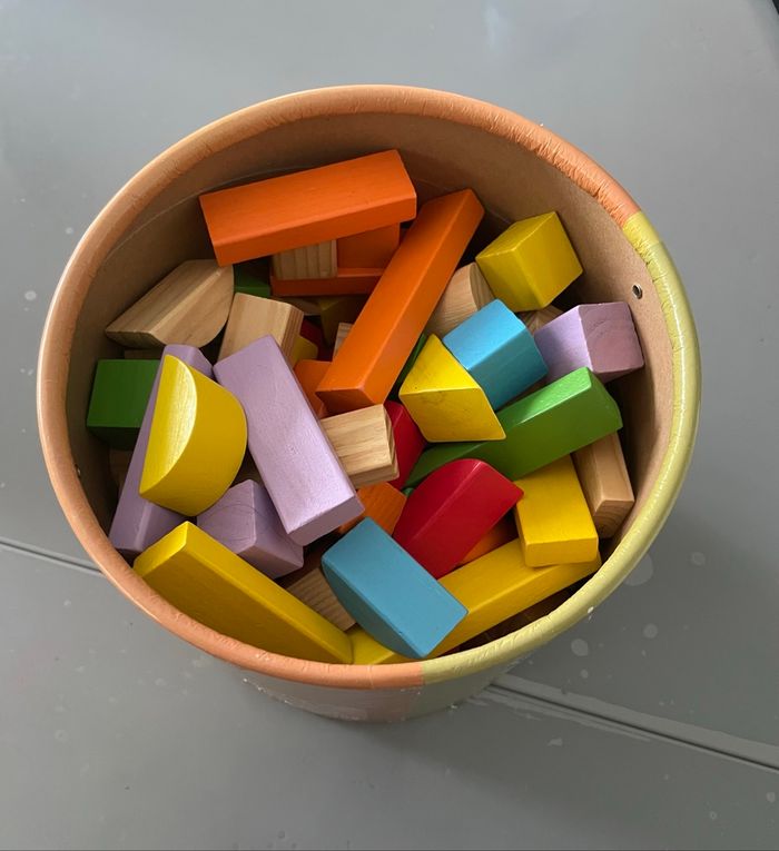 Baril de Jeu de construction Maxi Toys pièces en bois colorées - photo numéro 2
