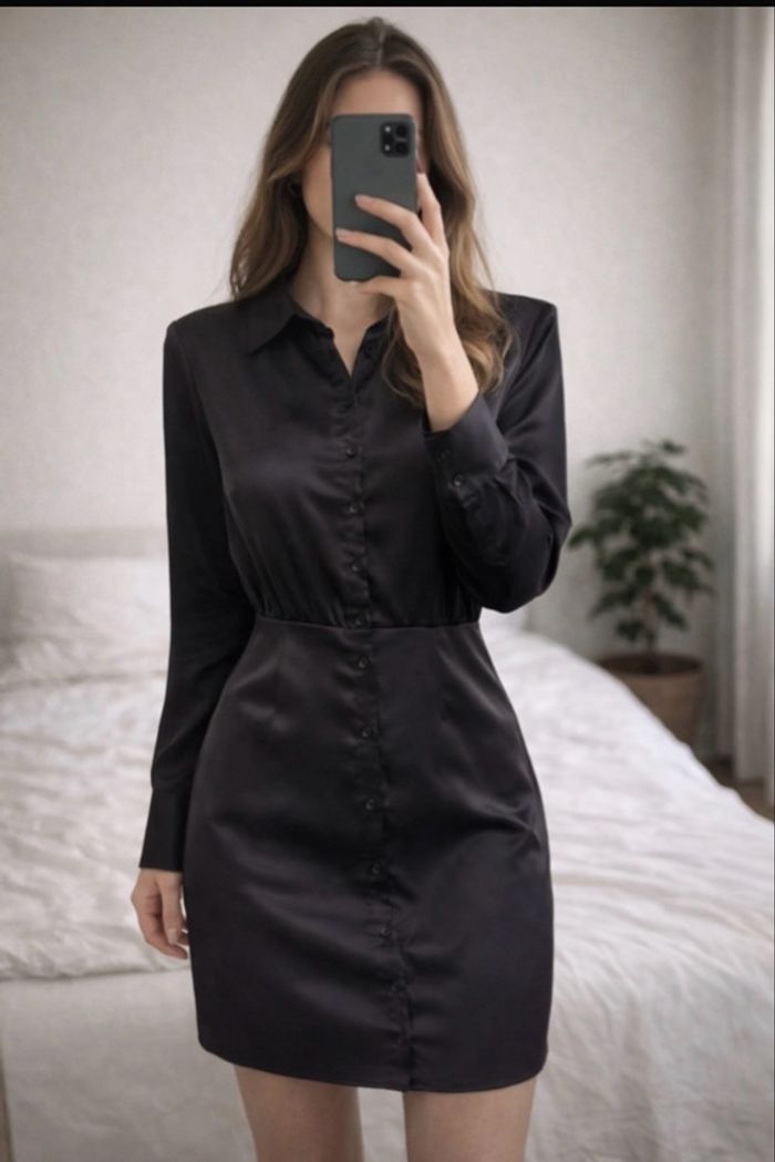 Robe noir satinée NA-KD