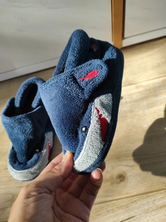 Chaussons requin 🦈 idéal rentrée - photo numéro 2