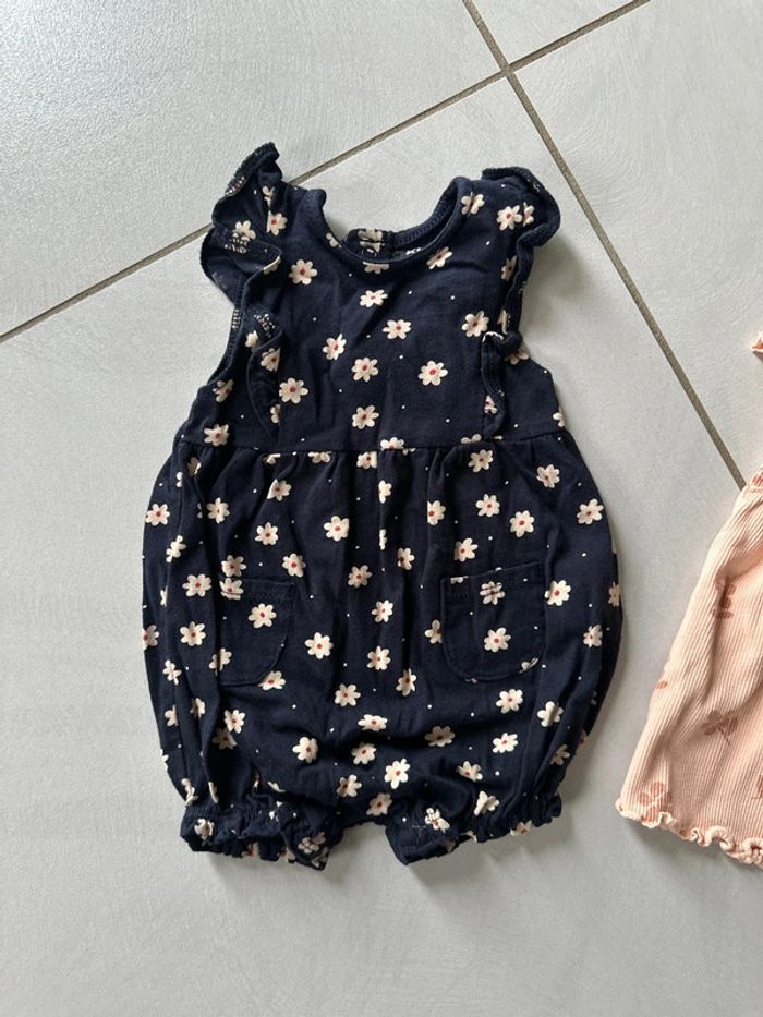 Robe et combinaison en 3 mois - photo numéro 2