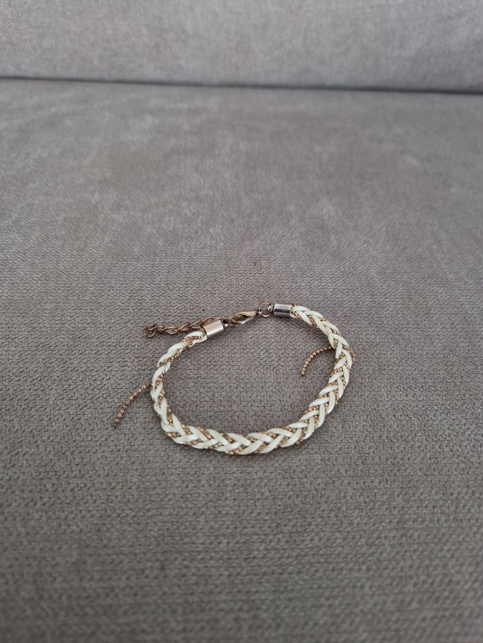 Bracelet tressé blanc crème avec lignes boules dorées - photo numéro 2