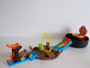 Circuit - Roue Monster trucks Hotwheeels  - Horse Power