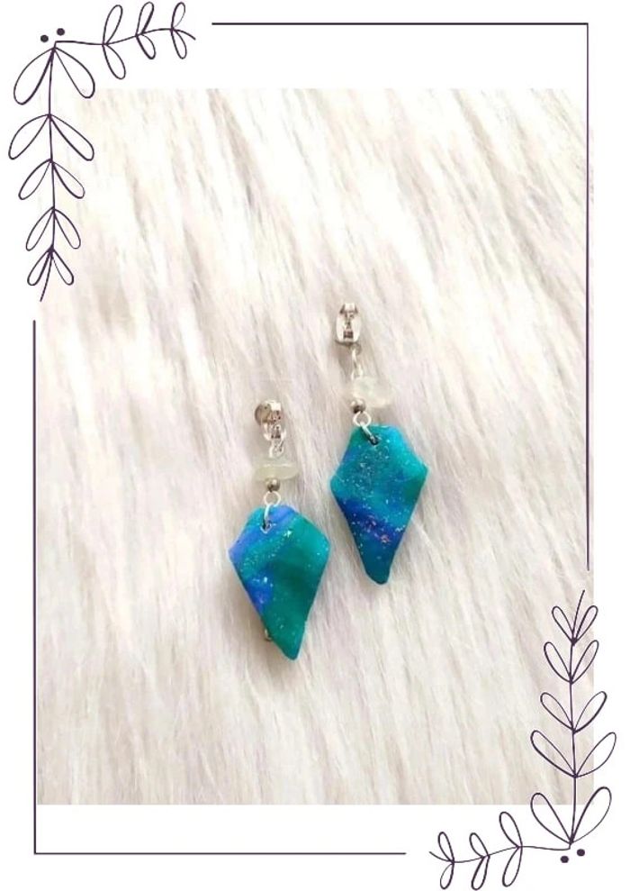 Boucles d'oreilles pendantes avec perle et pierre naturelle - photo numéro 2