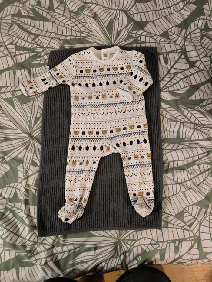 Lot de 9 pyjamas - photo numéro 2