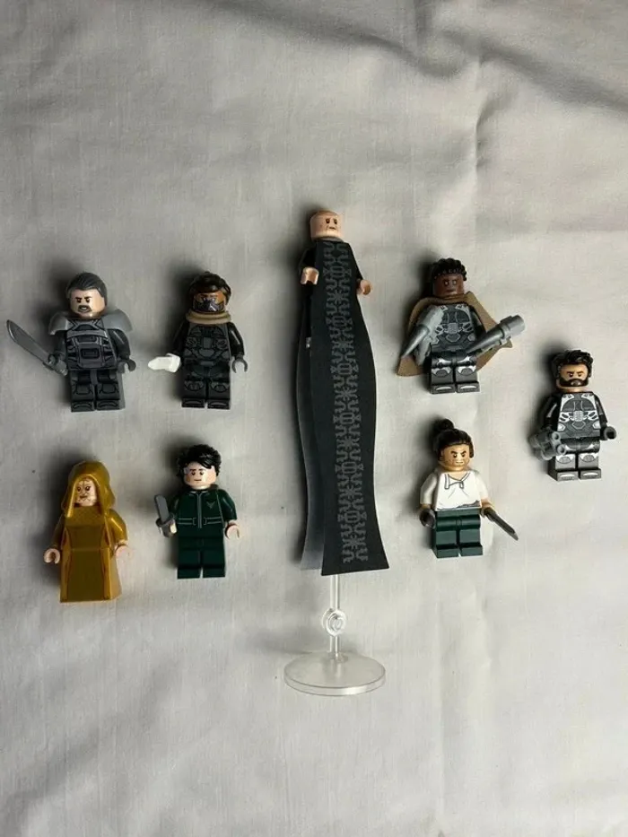 LEGO Dune Minifigures (10327) Ensemble complet de 8 personnages + accessoires - photo numéro 1