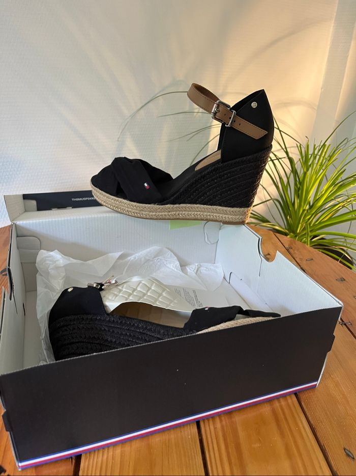 Chaussures neuves tommy Hilfiger - photo numéro 4