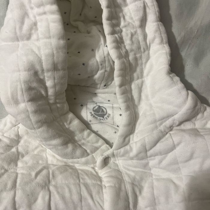 Poncho de bébé de 3mois en bon état - photo numéro 2
