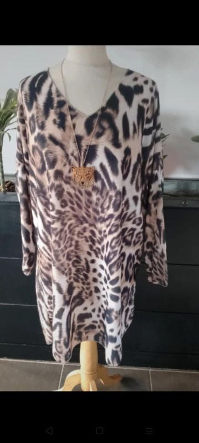 Robe léopard TU et collier