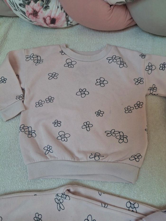 Ensemble Fille,  pantalon et pull.  Jogging - photo numéro 4