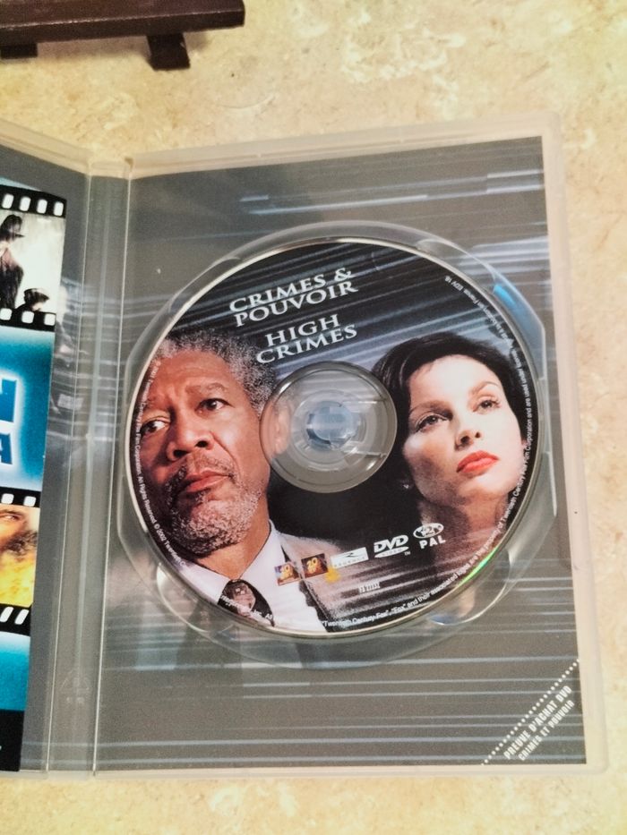 DVD 🔥 Crimes et pouvoir - photo numéro 3