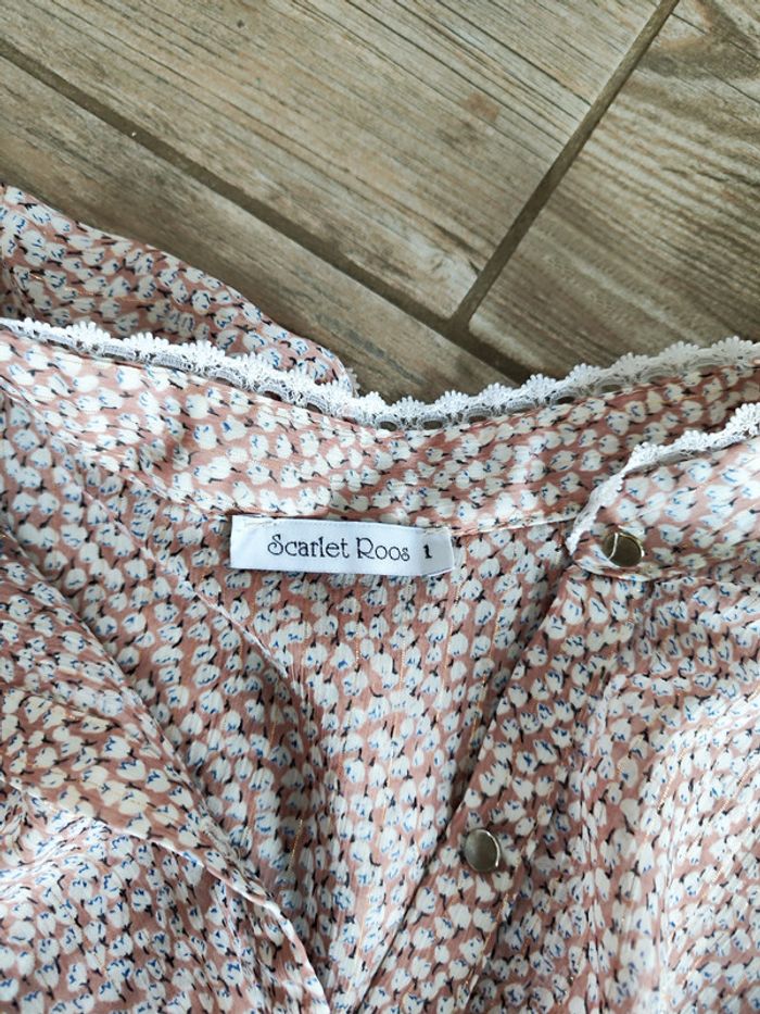 Haut manche longue vieux rose avec fleurs doré Scarlet Roos Taille 1 - photo numéro 2