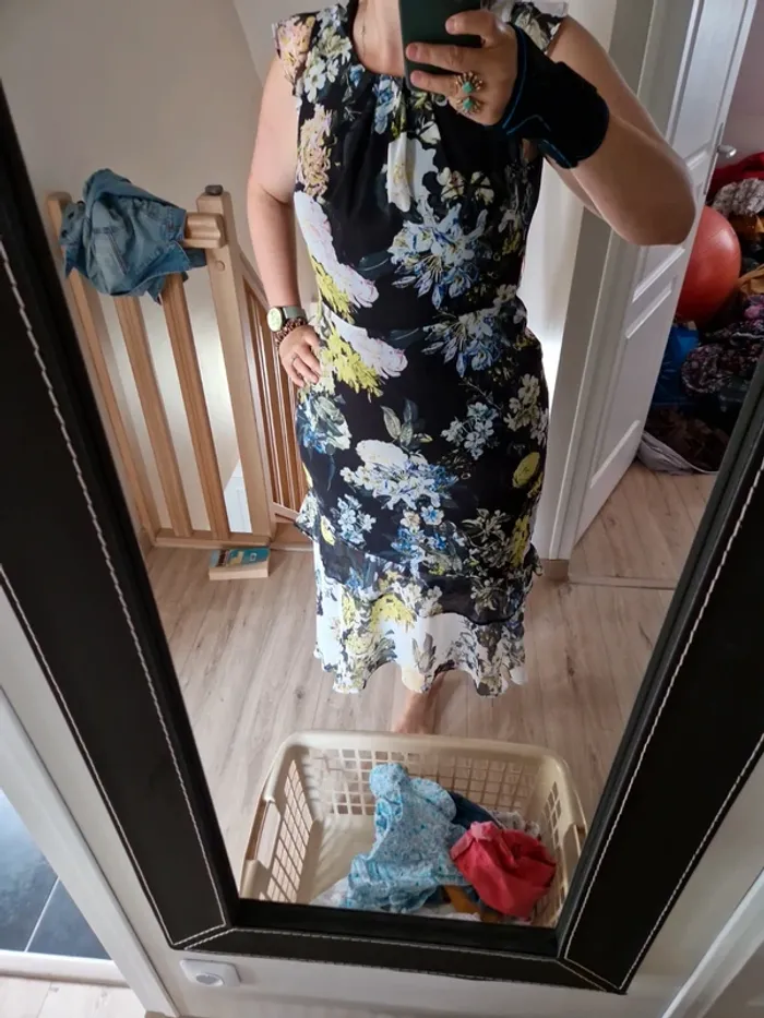 Superbe robe travaillée dorothy perkins taille 42