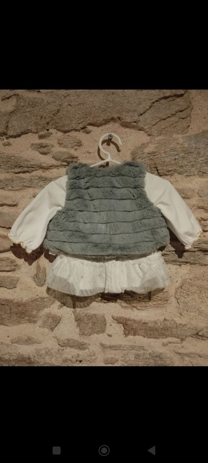 Ensemble Noël : t-shirt manches longues+ gilet sans manche+pantalon, taille 3mois - photo numéro 3