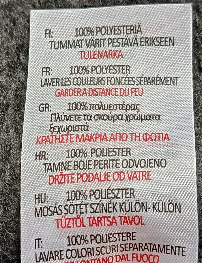 Très belle veste polaire zippée de couleur grise. Taille 12 -14 ans (taille grand) - photo numéro 9