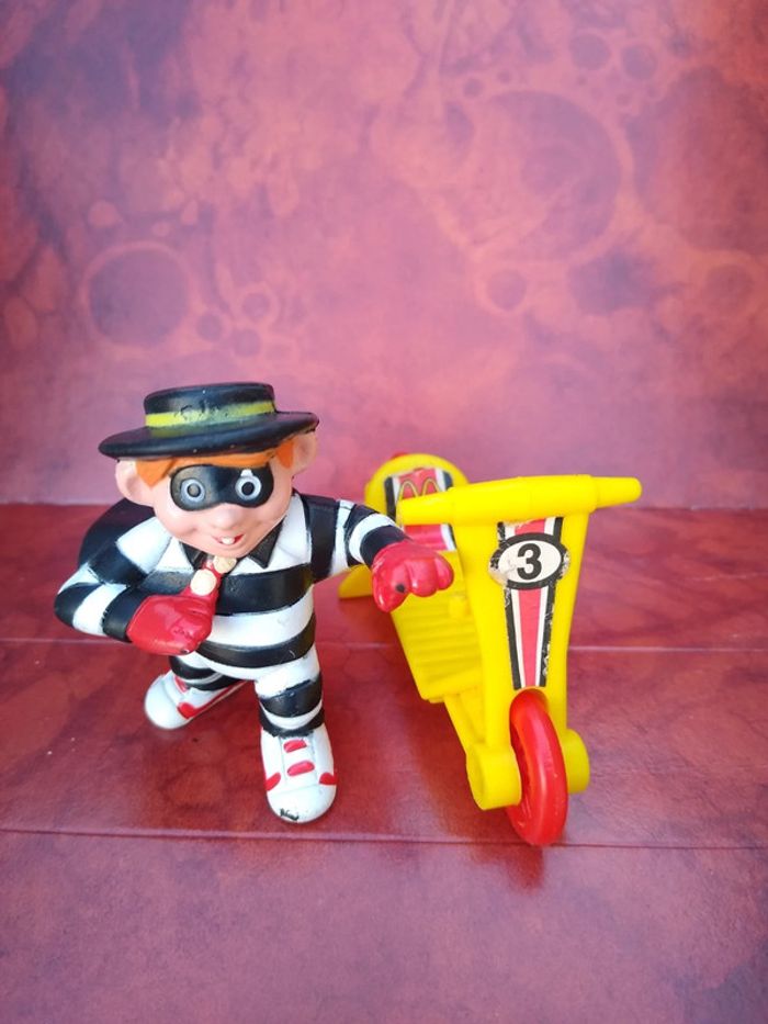 Figurine vintage McDonald's année 90 - photo numéro 3