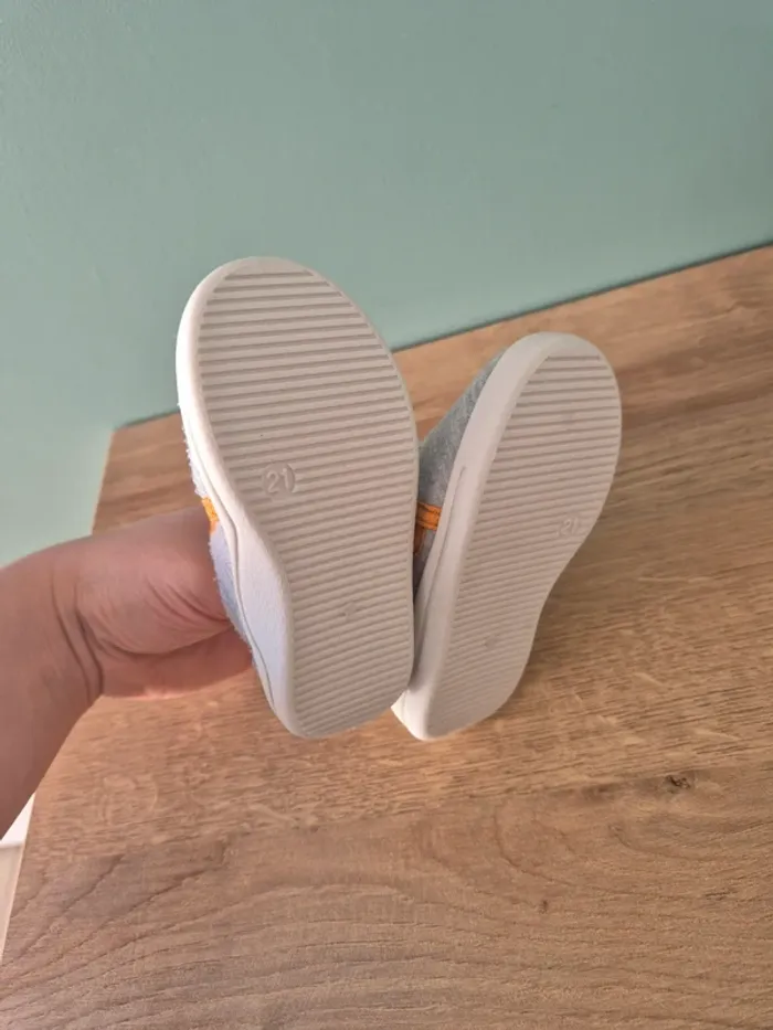 Chaussons bebe gris er orange, pointure 21, vertbaudet - photo numéro 4