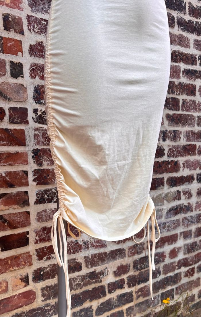 👗 Robe moulante dos nu à laçage – Shein – T36 - photo numéro 2