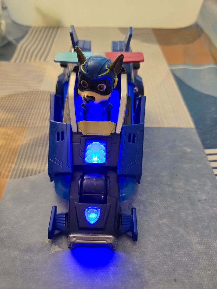 Vehicule et figurine pat patrouille Super Chase
