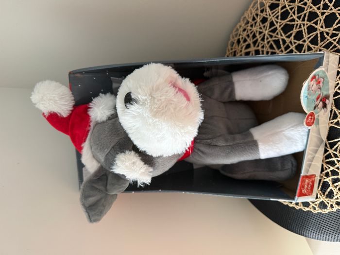 peluche  chien Père Noël avec son et mouvement - photo numéro 2