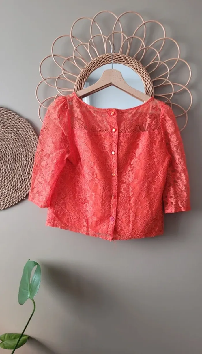 Blouse en dentelle Kookaï manches 3/4 très bon état - photo numéro 4