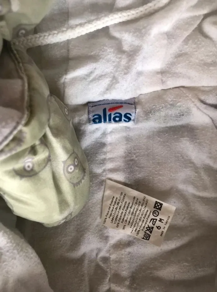 Combinaison  avec gants (6mois) - photo numéro 3