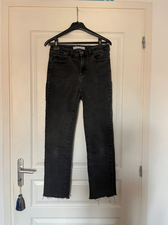 Jean noir Monoprix taille 38 – coupe droite, effet délavé - photo numéro 4