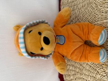 Peluche Disney en pyjama winnie