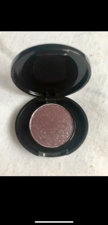 Fard à paupières, neuf