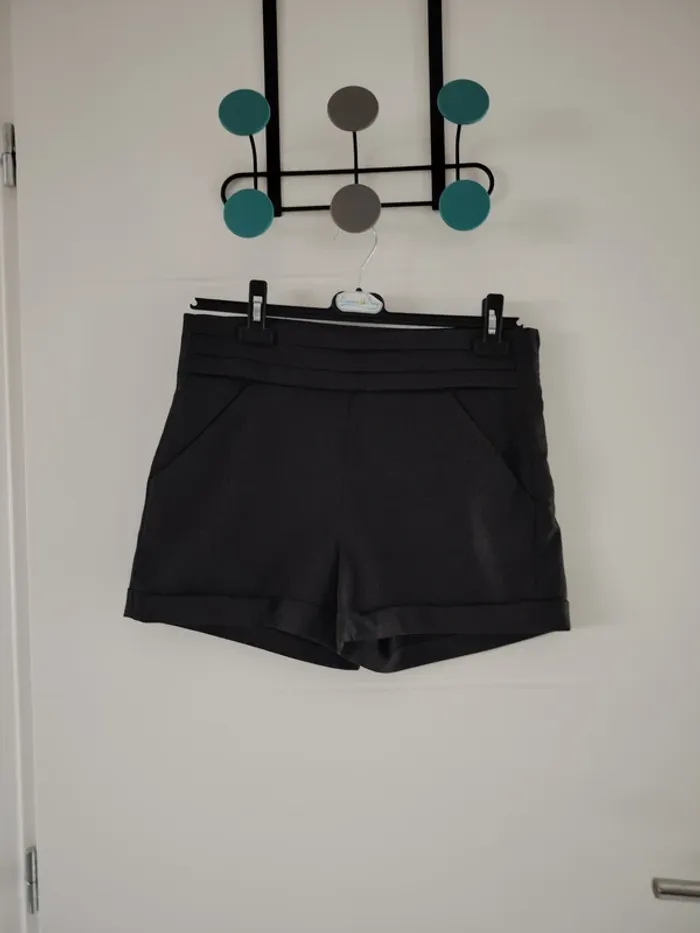 short naf naf 36 - photo numéro 2