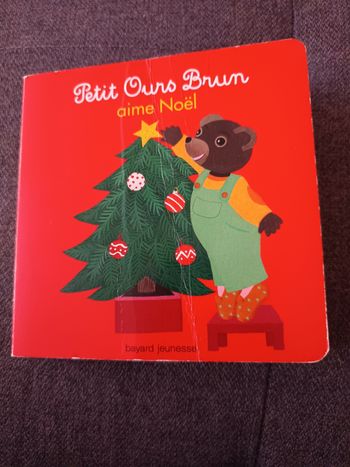 Petit Ours Brun aime Noël