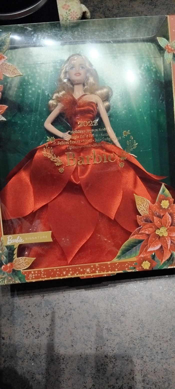 Barbie signature neuve joyeux Noël 2022 - photo numéro 3
