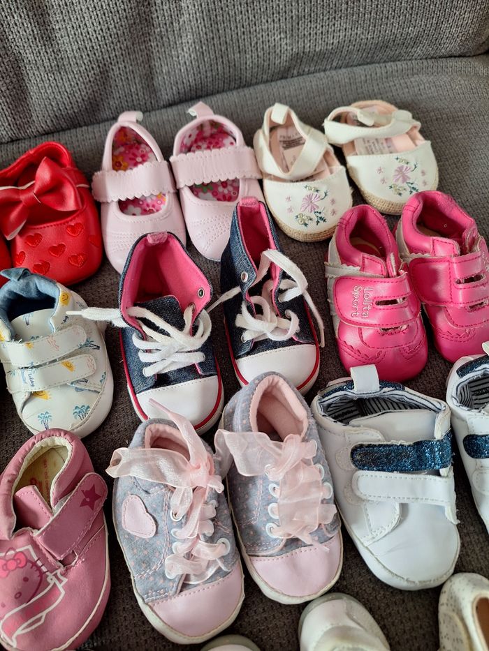 Lot de chaussures bébé taille 16/17 - photo numéro 4