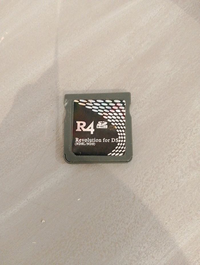 R4 pour Nintendo DS - photo numéro 2