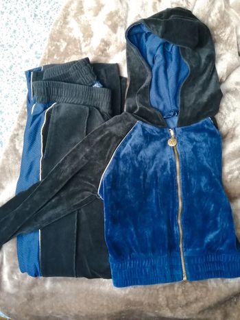 Ensemble de sport Hunkemöller noir et bleu en velours