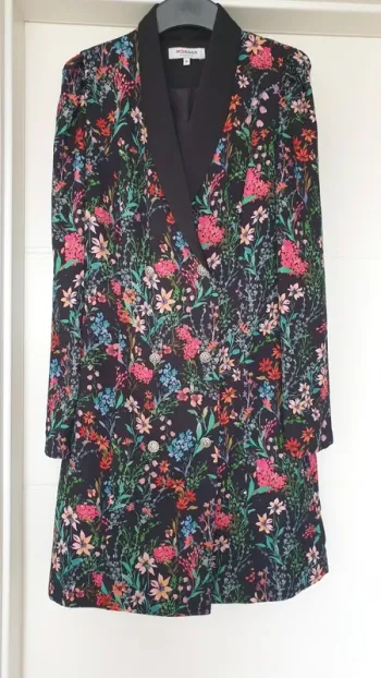 Robe blazer, noire et fleurie, taille 36, Morgan