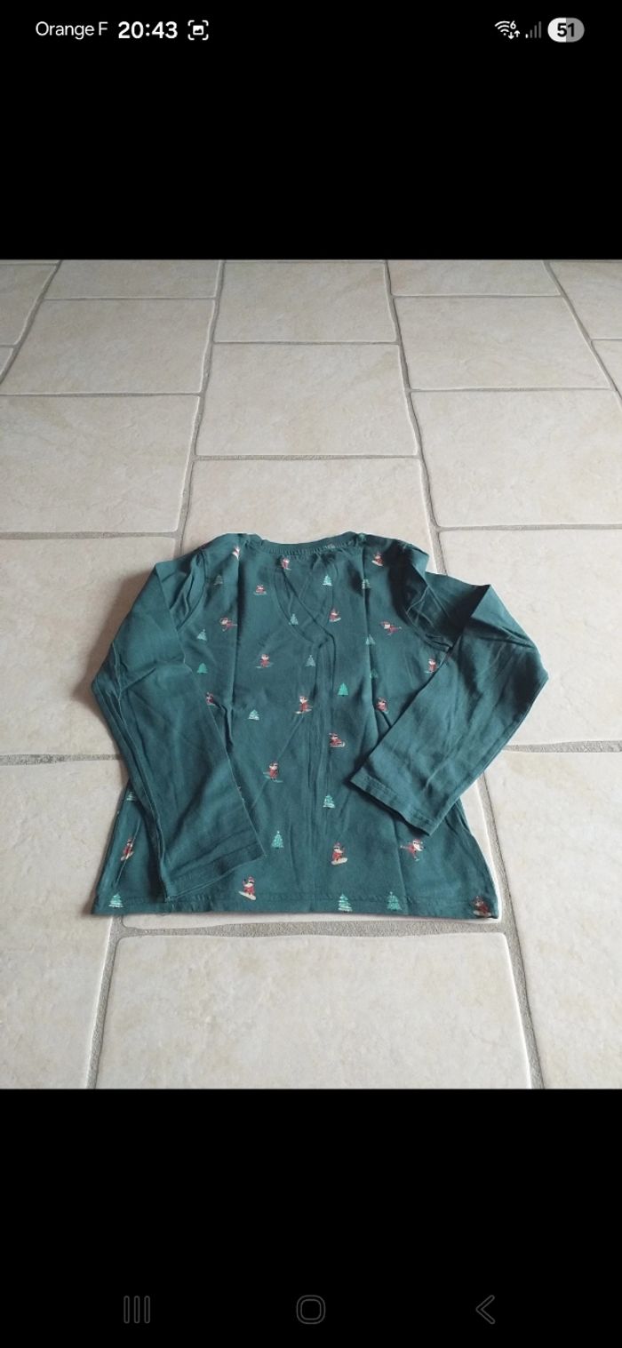 Tee-shirt manches longues fin Kiabi 8 ans - photo numéro 3