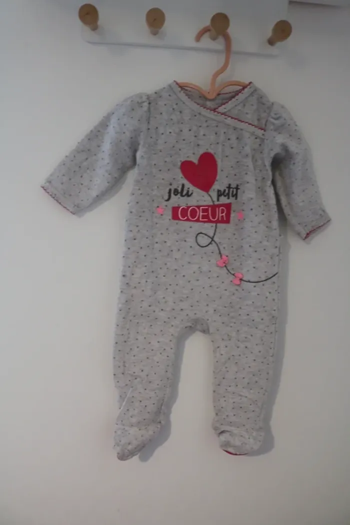 Lot pyjamas hiver fille 6 mois - photo numéro 3