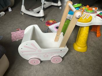 Poussette en bois
