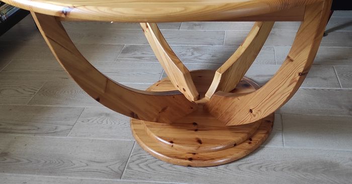 Table ronde en pin massif - photo numéro 2