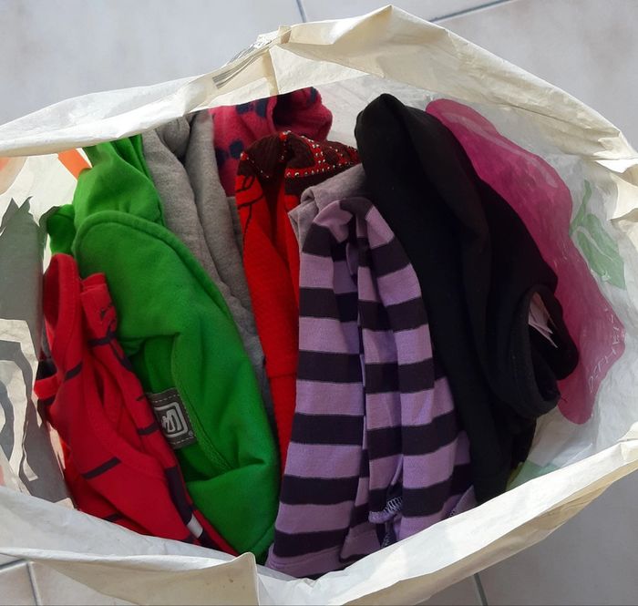 Lot de vêtements pour une fille de 4 à 5 ans (104 à 110 cm), 24 pièces - photo numéro 3