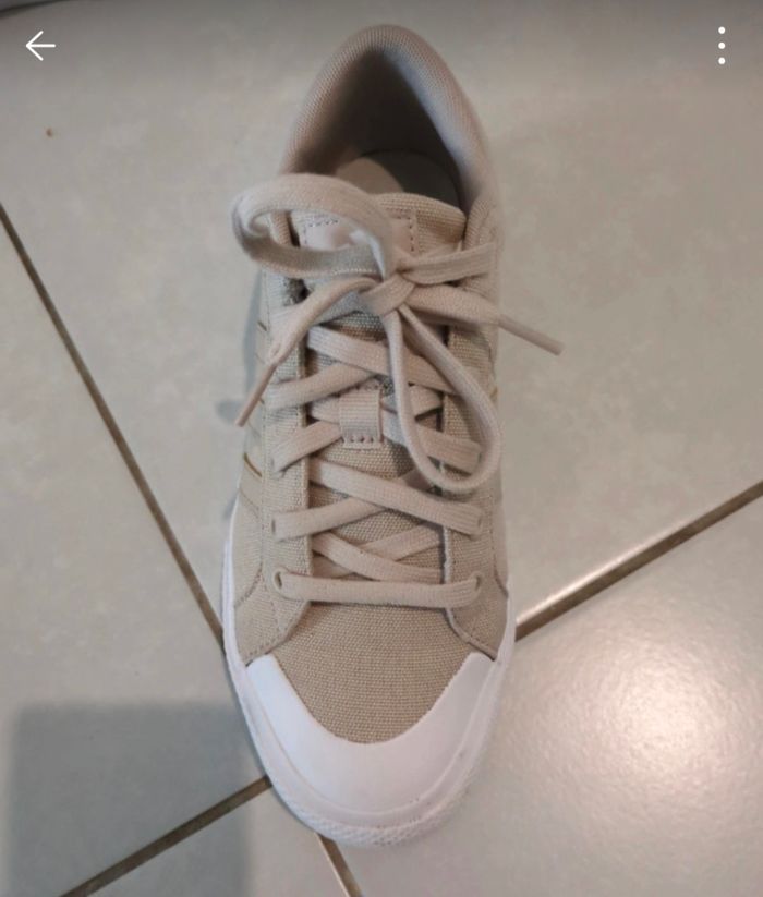 Basket comme neuf a - photo numéro 3