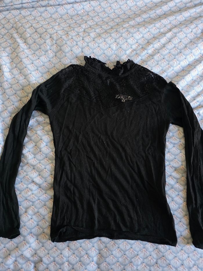 Tee shirt manche longue noir dentelle Taille S