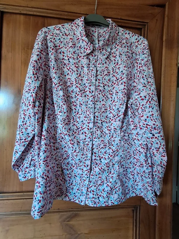 Chemise NEUVE pour femme taille 54 - photo numéro 2
