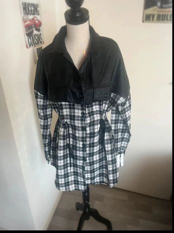Très belle chemise tunique blouse simili cuir taille unique neuf