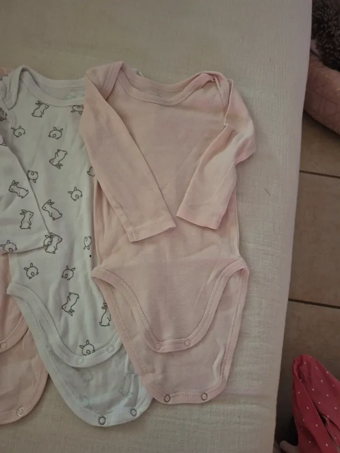 Lot de 3 bodies tex - photo numéro 2