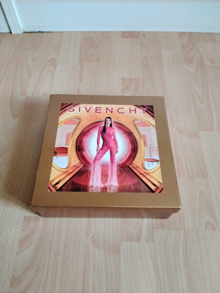 Coffret Amarige de Givenchy neuf - photo numéro 3