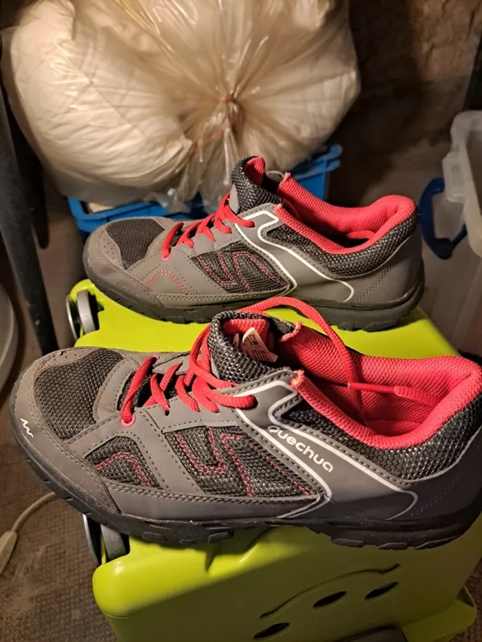 Chaussures de randonnée Décathlon Taille 37 - photo numéro 4