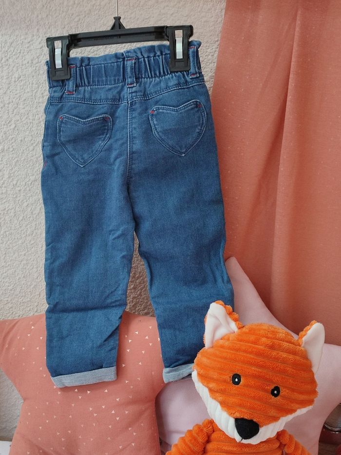 Pantalon en jean fleur - Resserré à la taille - 23 mois - Très bon état - Orchestra - photo numéro 4