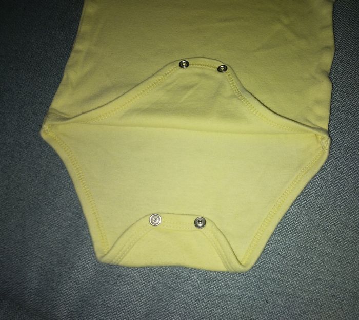 Lot 3 body courtes manches 12mois en TBE - photo numéro 3